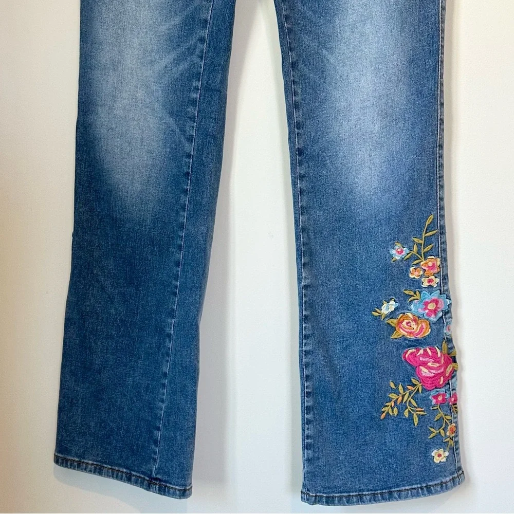 NWT Flamingals Floral Embroidered Boot Cut Jeans - Size: Large - Picture 6 of 13